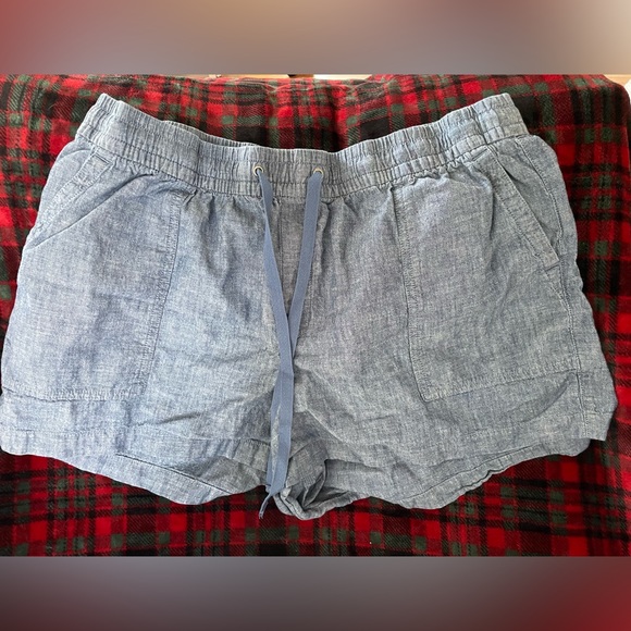 3 Pair Linen Shorts! 2 GAP, 1 Old Navy- black, chambray, olive - Picture 6 of 12